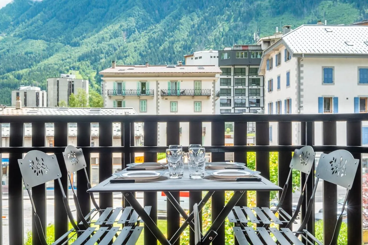 Superbe Appartement Avec Parking Gratuit En Centre Ville Et Aux Pieds Des Pistes Σαμονί Διαμέρισμα
